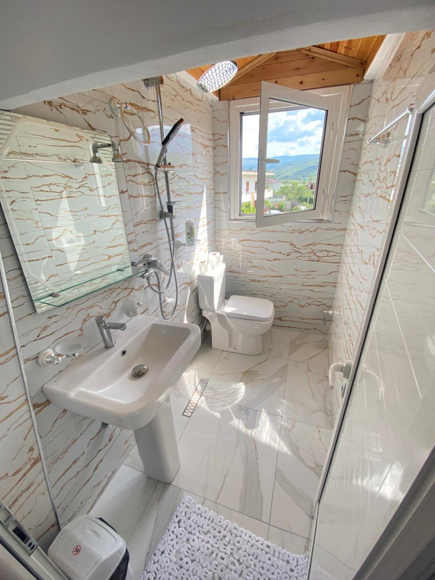 Guest House Rean Berat Zewnętrze zdjęcie